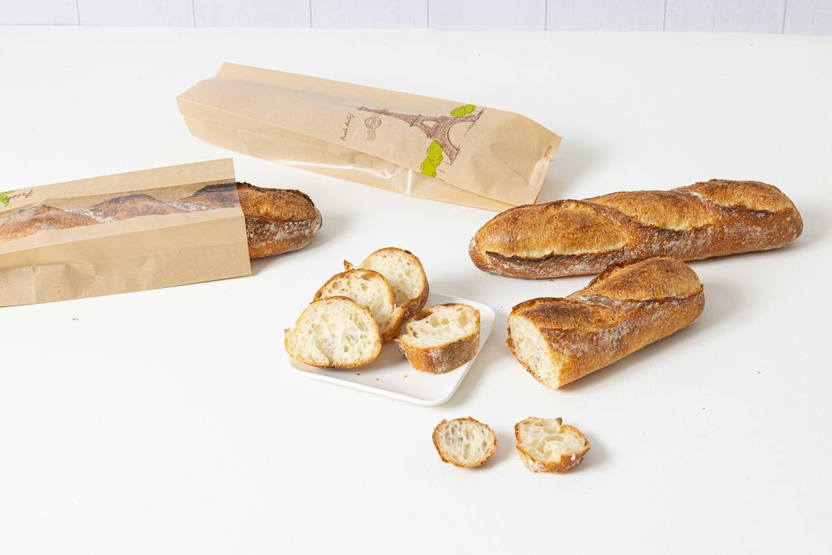 Chart showing moisture migration in bread stored in plastic vs. breathable containers over 48 hours